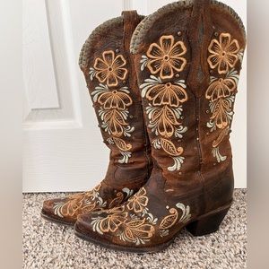 Gorgeous embroidered floral and jeweled Corral Western Cowgirl Snip Toe Boots
